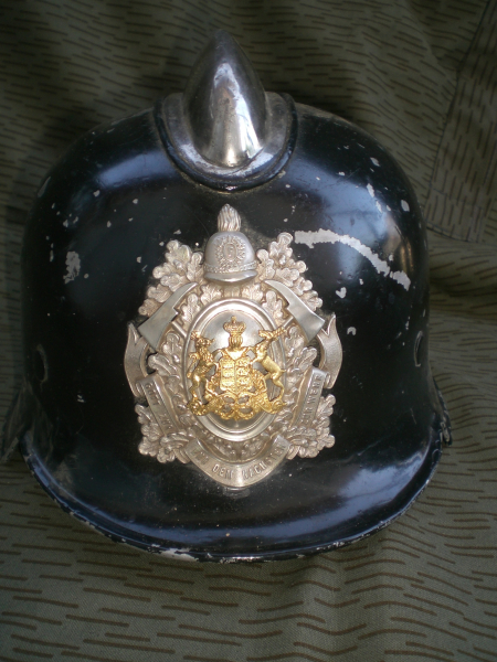 Deutscher Stahlhelm 2. Weltkrieg Originalstück Feuerwehrkommandantenhelm mit Emblem – Bild 3
