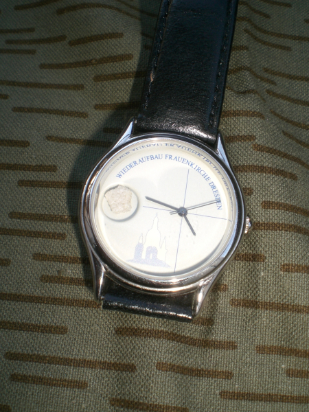 Neuwertige Sammler limitierte Armbanduhr Wiederaufbau der Frauenkirche Dresden – Bild 2
