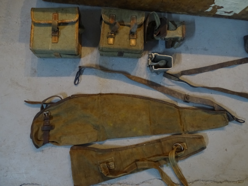 Waffenkiste, Zubehörsset für das MG 30(t) 2. Weltkrieg, W -SS, Magazintaschen, Y-Riemen Magazinader – immagine 2
