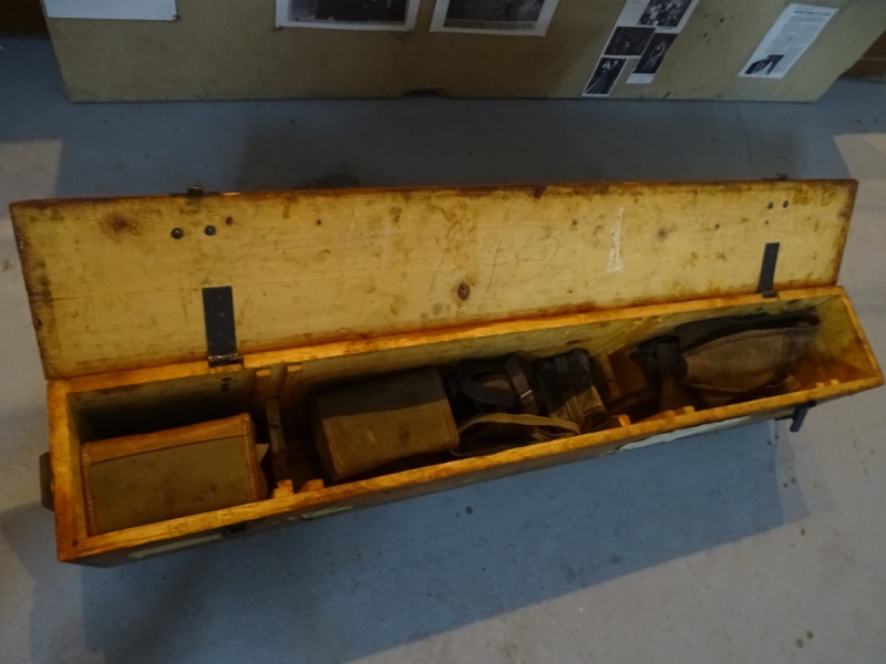 Waffenkiste, Zubehörsset für das MG 30(t) 2. Weltkrieg, W -SS, Magazintaschen, Y-Riemen Magazinader – immagine 4