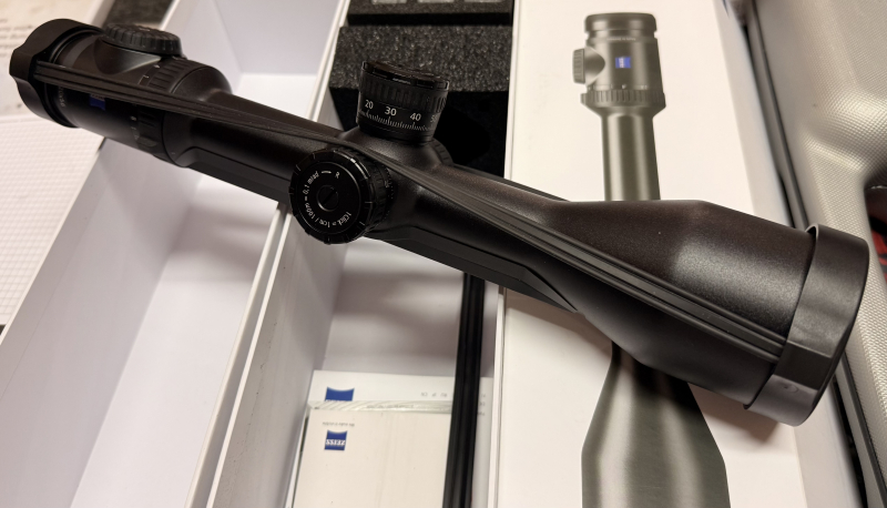 Zeiss Zielfernrohr V8 2,8-20x56 mit Schiene Leucht 43 und ASV höhe und seite / wie neu – Bild 2
