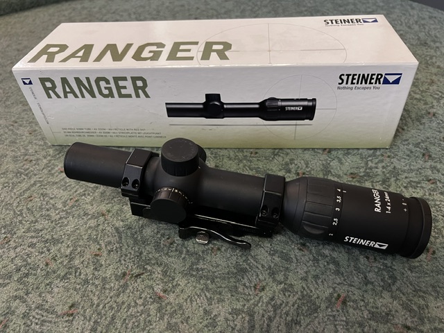 Zielfernrohr Steiner Ranger 1-4x24 mit montierter Weaver Picatinny Montage – Bild 2