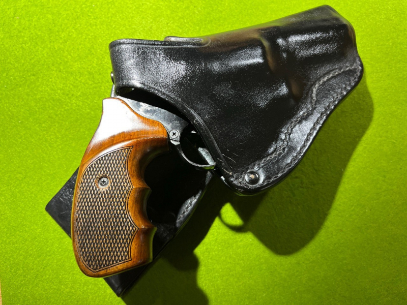 MASSIVES STEG/DIENSTHOLSTER RUGER S/SIX BAUÄHNLICHE REVOLVER – Bild 1