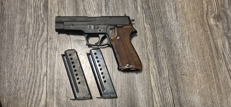 Sig P220 9mm mit 2 Magazinen und Wechselsystem .22lr – Bild 3
