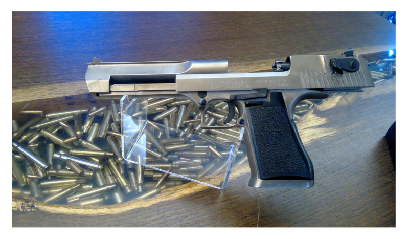 IMI Desert Eagle .44 Magnum mit Holzkoffer – Bild 2