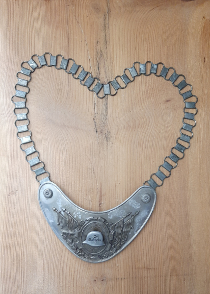 WEIMARER REPUBLIK STAHLHELM GLATZ VETERANS GORGET – Bild 1
