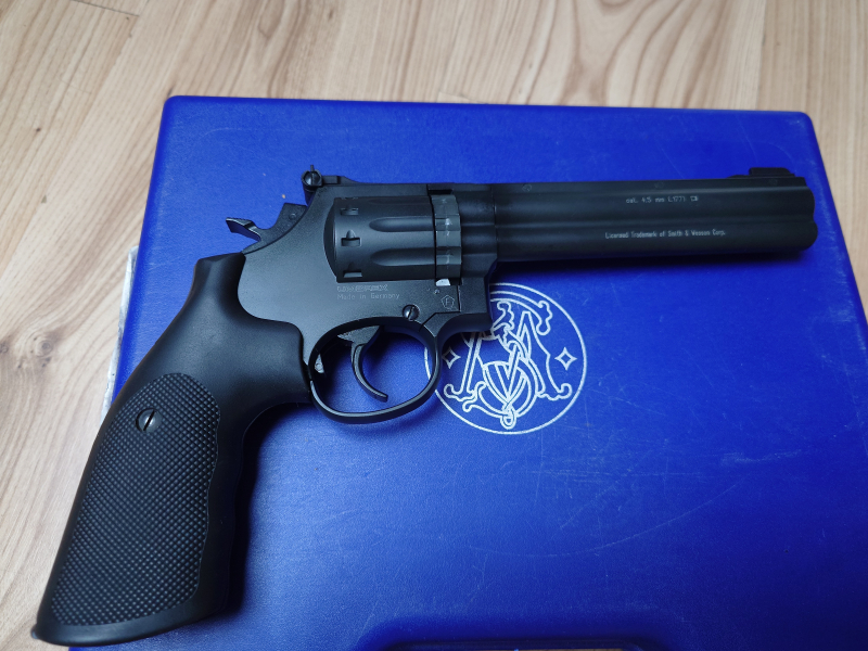 Umarex CO2-Revolver S&W 686 – schwarz – mit Koffer & Zubehör – sehr guter Zustand – Bild 3