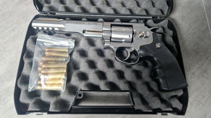 Smith & Wesson 327 TRR8 CO2-Revolver (4,5mm BB) Silber – Komplettset mit Ladehülsen & Zubehör – Bild 3