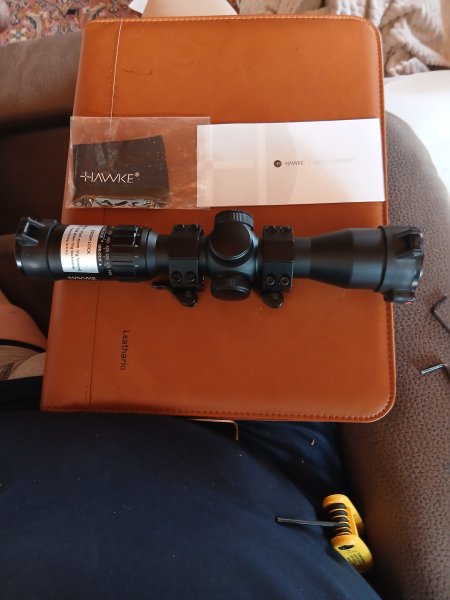 Hawke Armbrust Zielfernrohr XB 30 Compakt 1,5-6x36 mit SR Leuchtabsehen+Montage UTG – Bild 2