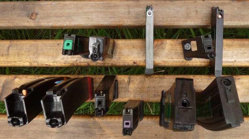 Konvolut Airsoft Magazine Pistole Clock etc. mechanisch u Co2 – Bild 4