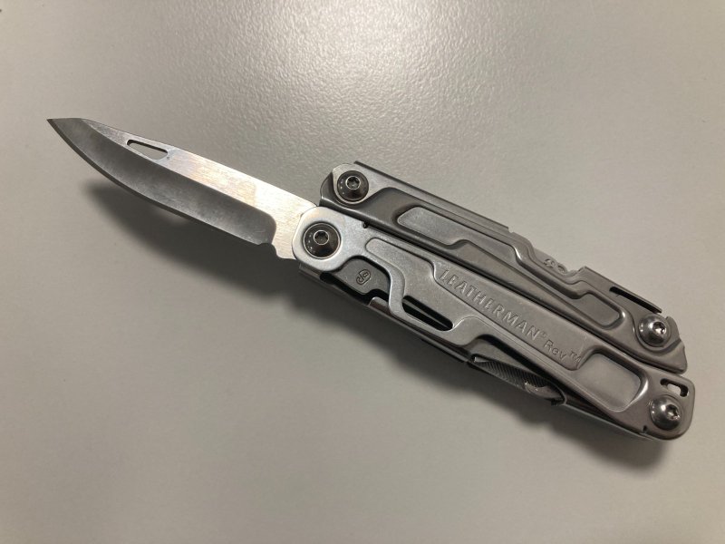 EDC Messer Konvolut - Kizer Drop Bear, Leatherman, Taktische Taschenlampe – Bild 4