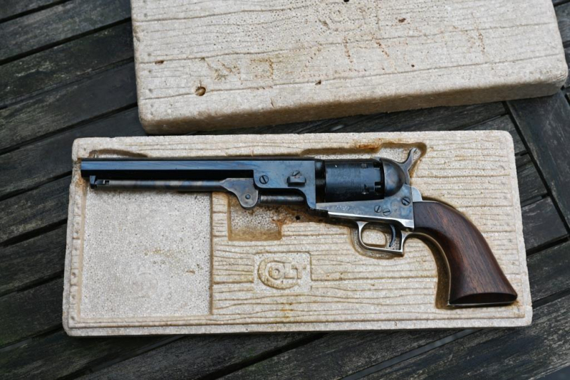 Perkussionsrevolver Vorderlader Western-Revolver Colt M 1851 Navy Kaliber .36 Black Powder Bj. 1975 – Bild 6