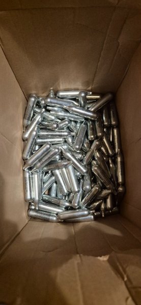 215x 12g CO2-Kapseln für CO2-Luftpistole – ungeöffnet – Bild 1
