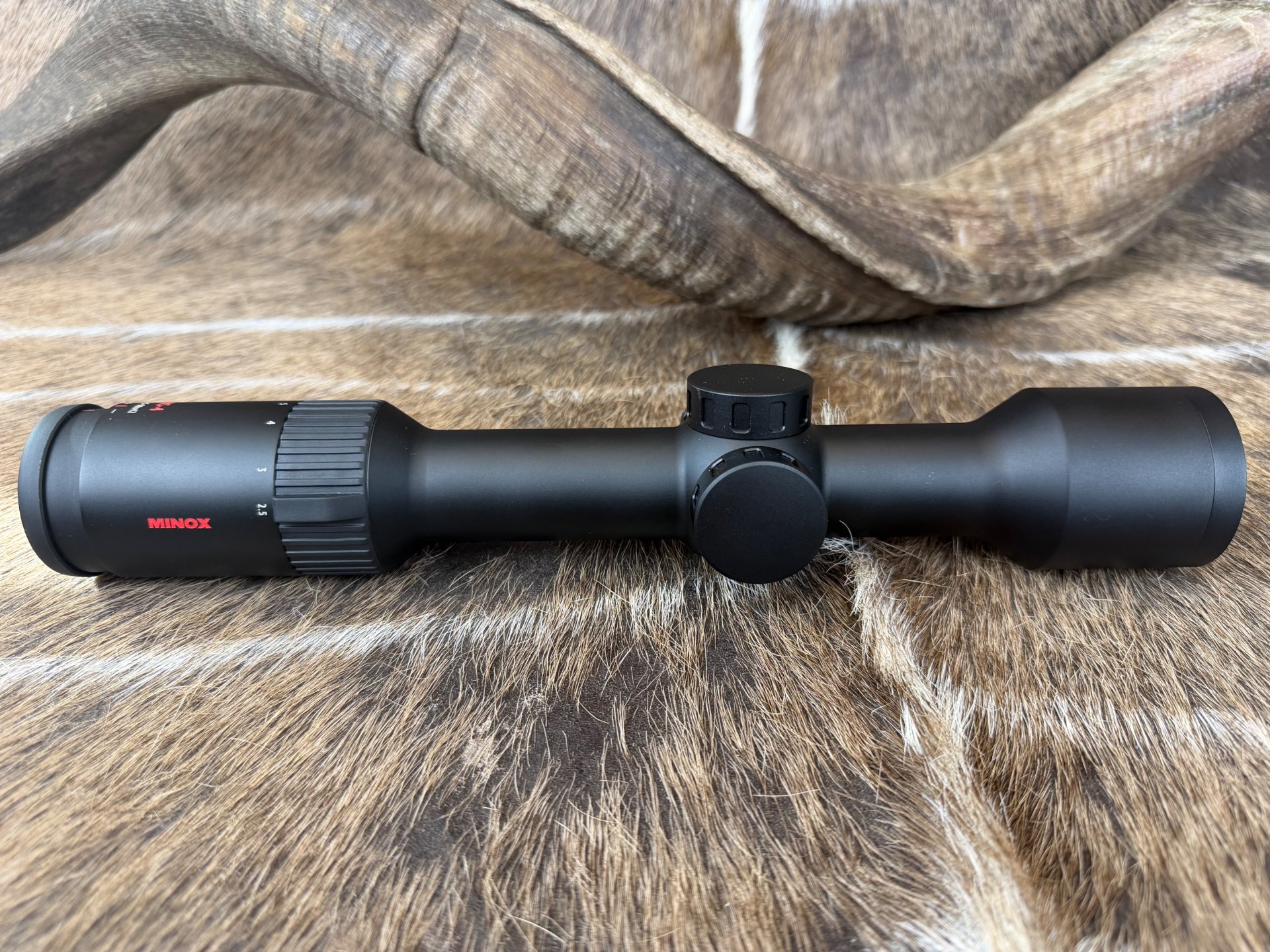 Zielfernrohr Minox RS-4 2,5-10x42 Ringe NEU von WAFFEN FLÜHR ANSBACH – Bild 2
