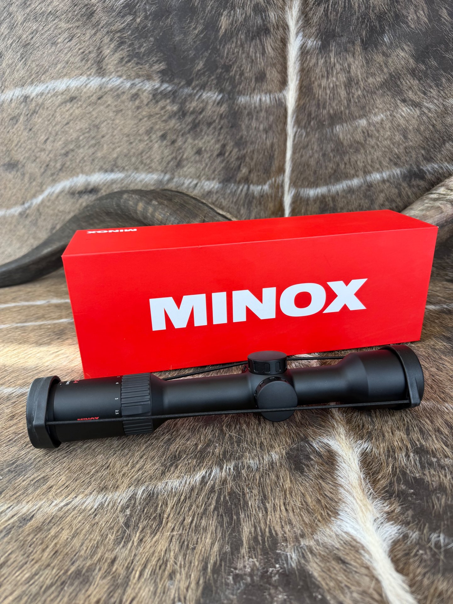 Zielfernrohr Minox RS-4 2,5-10x42 Ringe NEU von WAFFEN FLÜHR ANSBACH – Bild 1