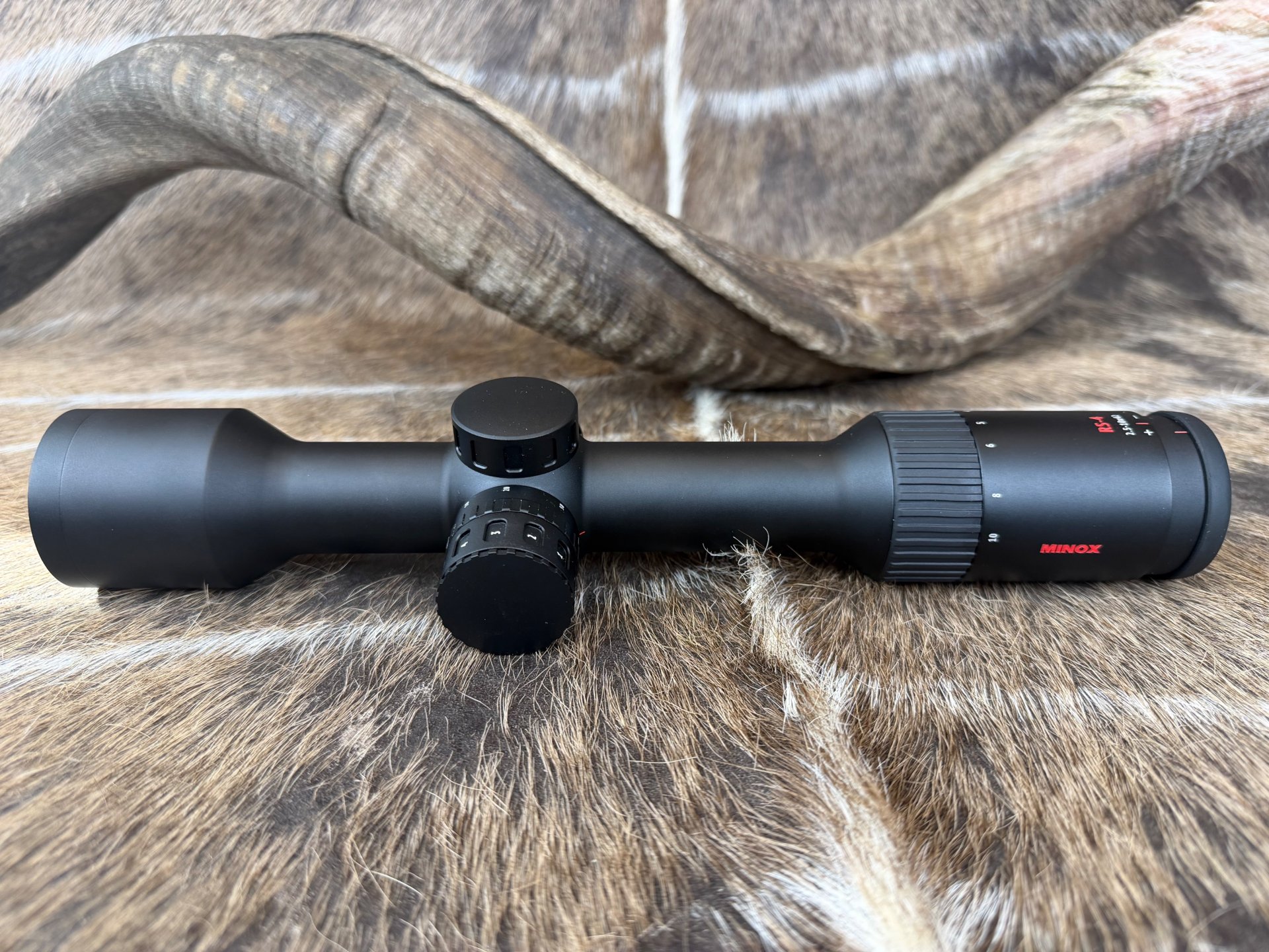 Zielfernrohr Minox RS-4 2,5-10x42 Ringe NEU von WAFFEN FLÜHR ANSBACH – Bild 4