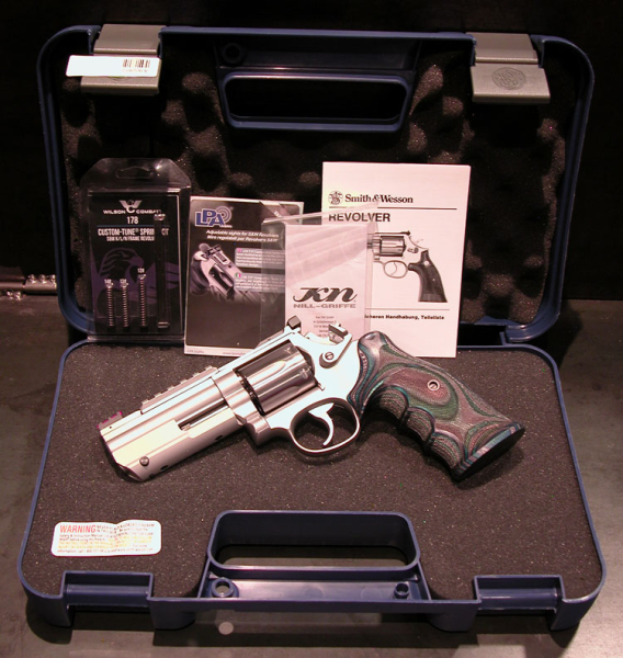 Smith & Wesson White-Diamond CUSTOM COMBAT -SILVER- S&W 686 4"Zoll 357 Magnum – Bild 1