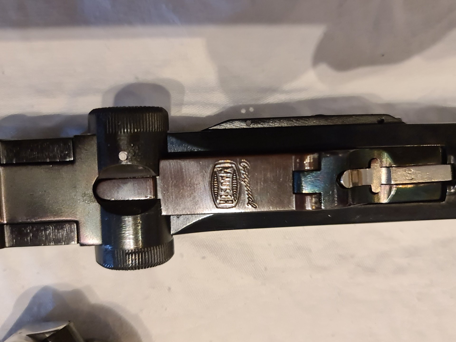 P 08 Luger, im Kal. 9 mm Luger S/42 (Mauserfertigung), mit Wechselsystem, “ Neuwertig üb – Bild 4