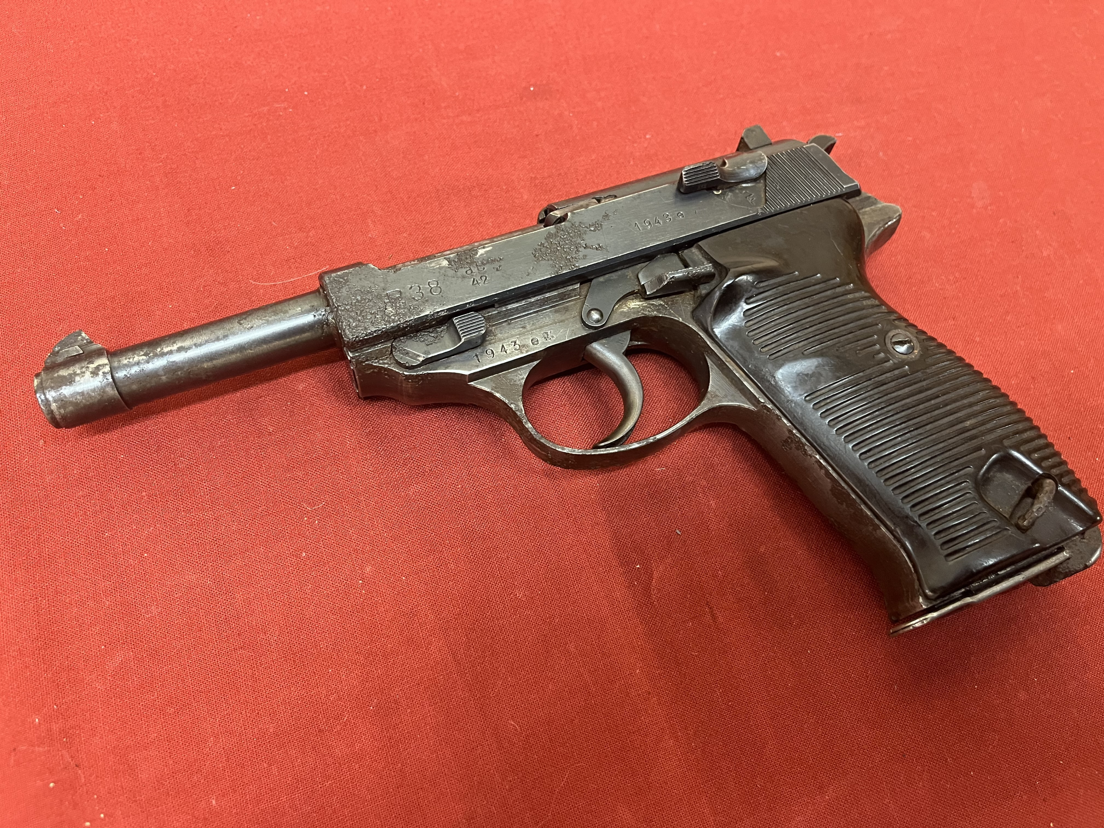 Walther P38 ac 42 – 1942 – nummerngleich – Originalzustand – Bild 3