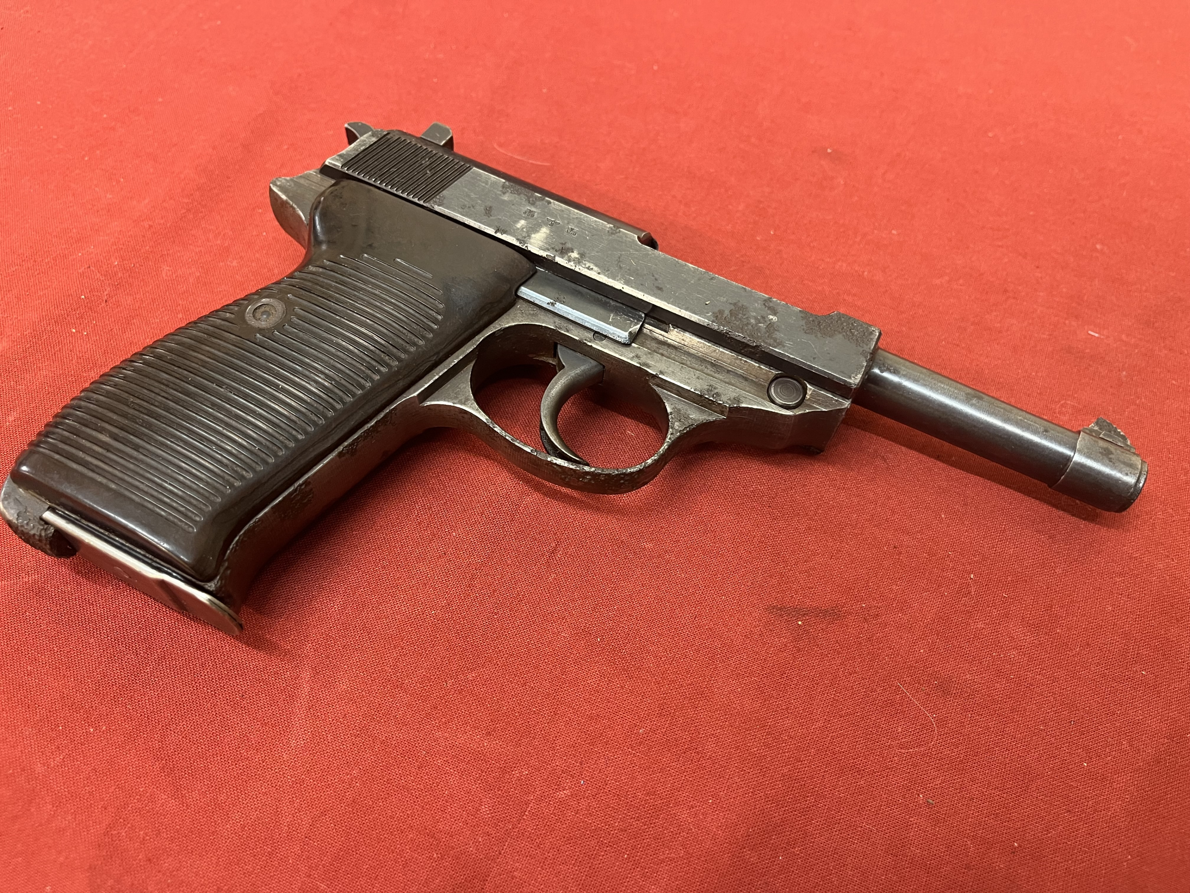 Walther P38 ac 42 – 1942 – nummerngleich – Originalzustand – Bild 4