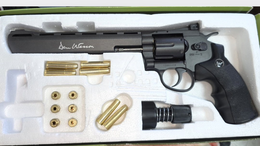 Dan Wesson 8" Revolver 4,5mm und 6mm – Bild 1