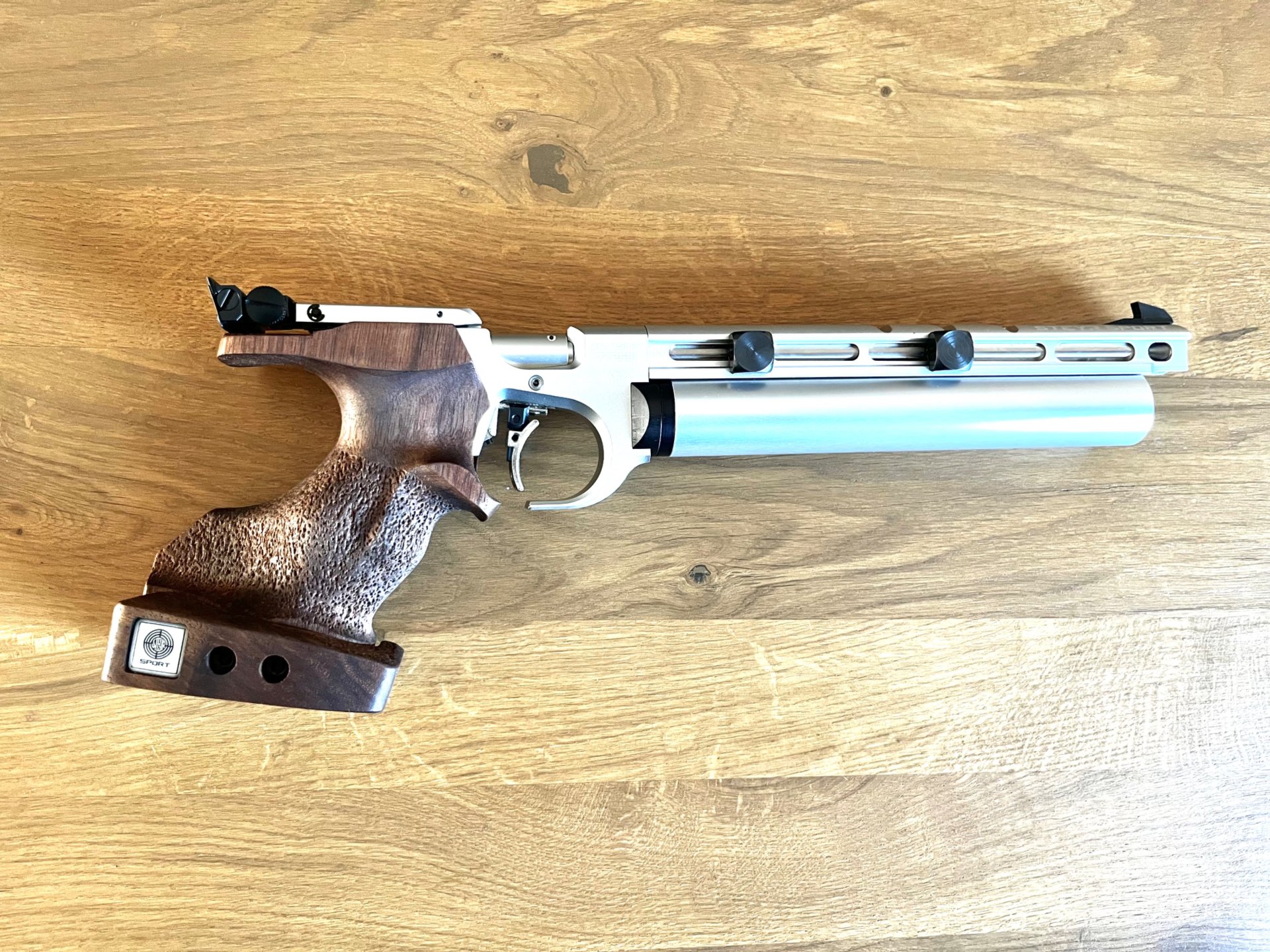 Steyr Evo 10 Matchpistole / Silber / 4,5mm / Gr. L / Rechtshänder – Bild 2