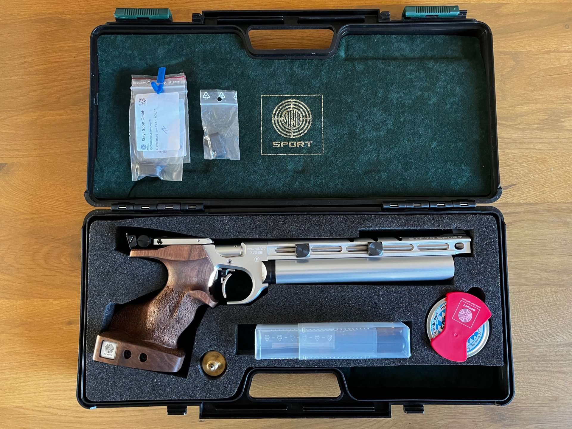 Steyr Evo 10 Matchpistole / Silber / 4,5mm / Gr. L / Rechtshänder – Bild 1