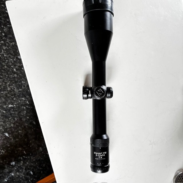 Zeiss Diavari VM 3-12x56T mit Leuchtabsehen – Bild 1