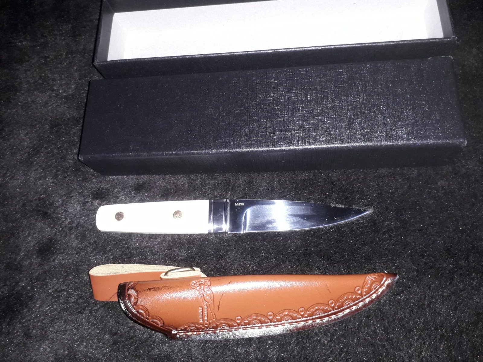 R.W. Loveless Messer – mit Leder Scheide Klingenlänge 9 cm. – Bild 1