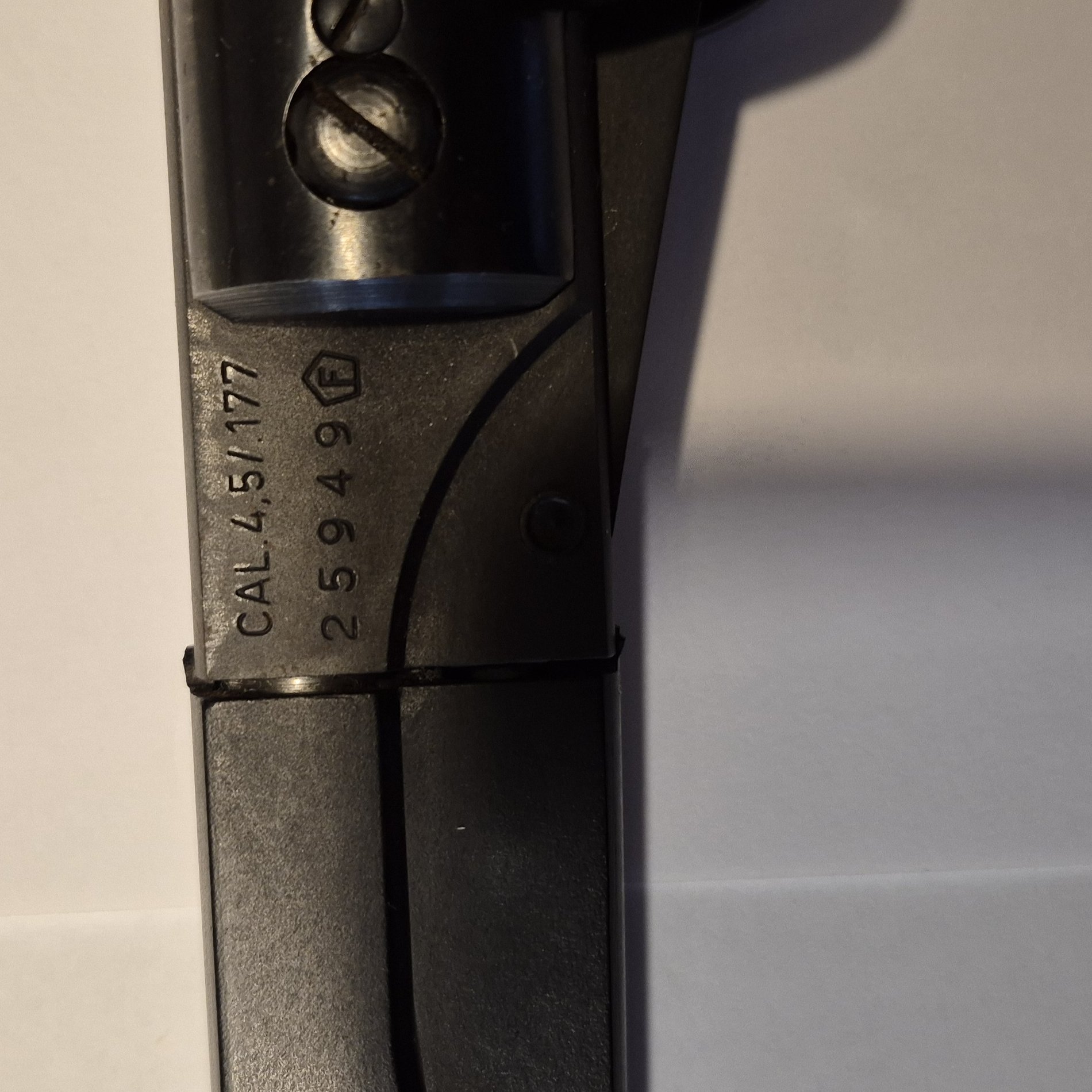 Diana Model 6M Luftpistole mit originalem Holzmatchgriff – Defekt/für Bastler – Bild 4