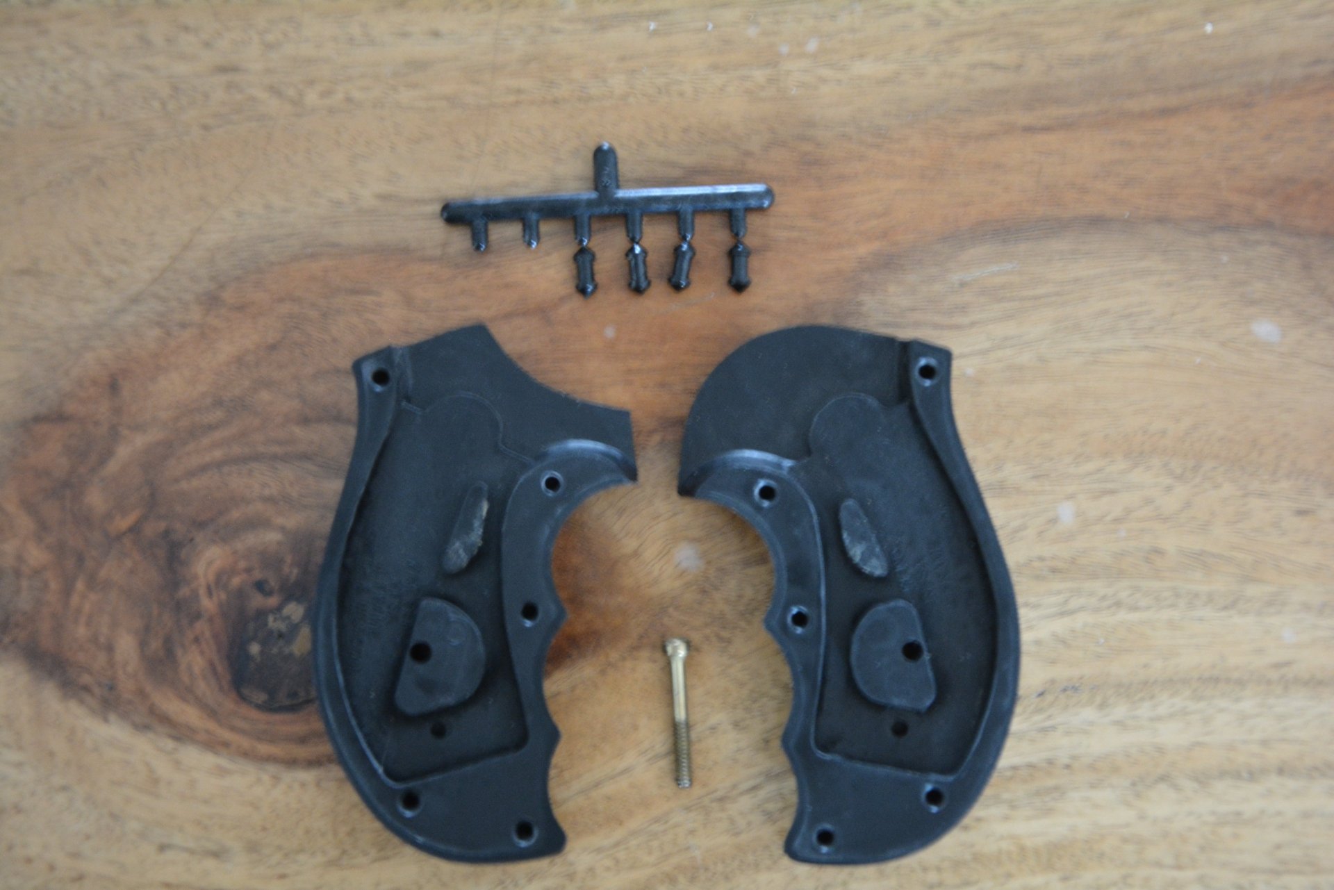 Smith & Wesson Gummi Griffschalen Mustang für J Rahmen – Bild 5