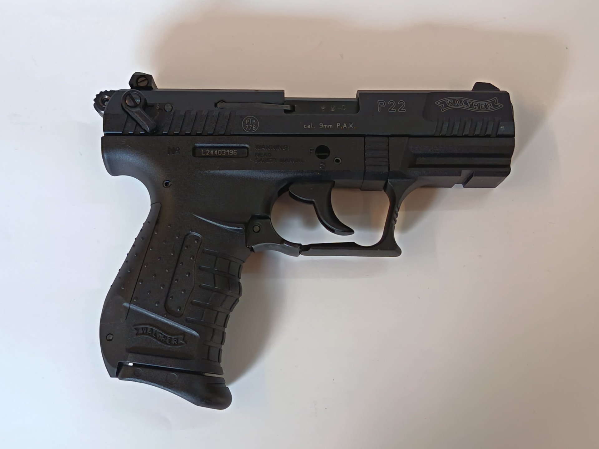 Walther P22 9 mm P.A.K. + Ersatzmagazin – Bild 3