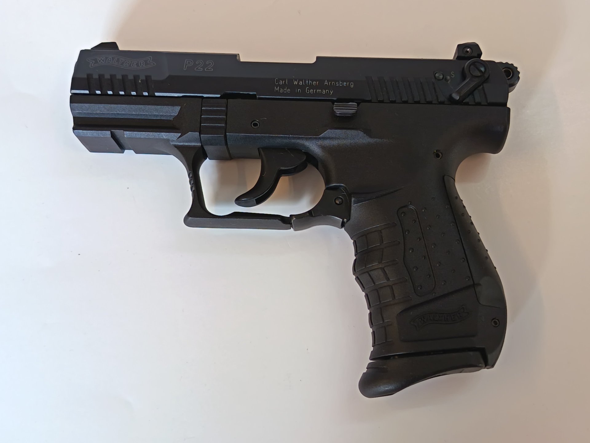 Walther P22 9 mm P.A.K. + Ersatzmagazin – Bild 2