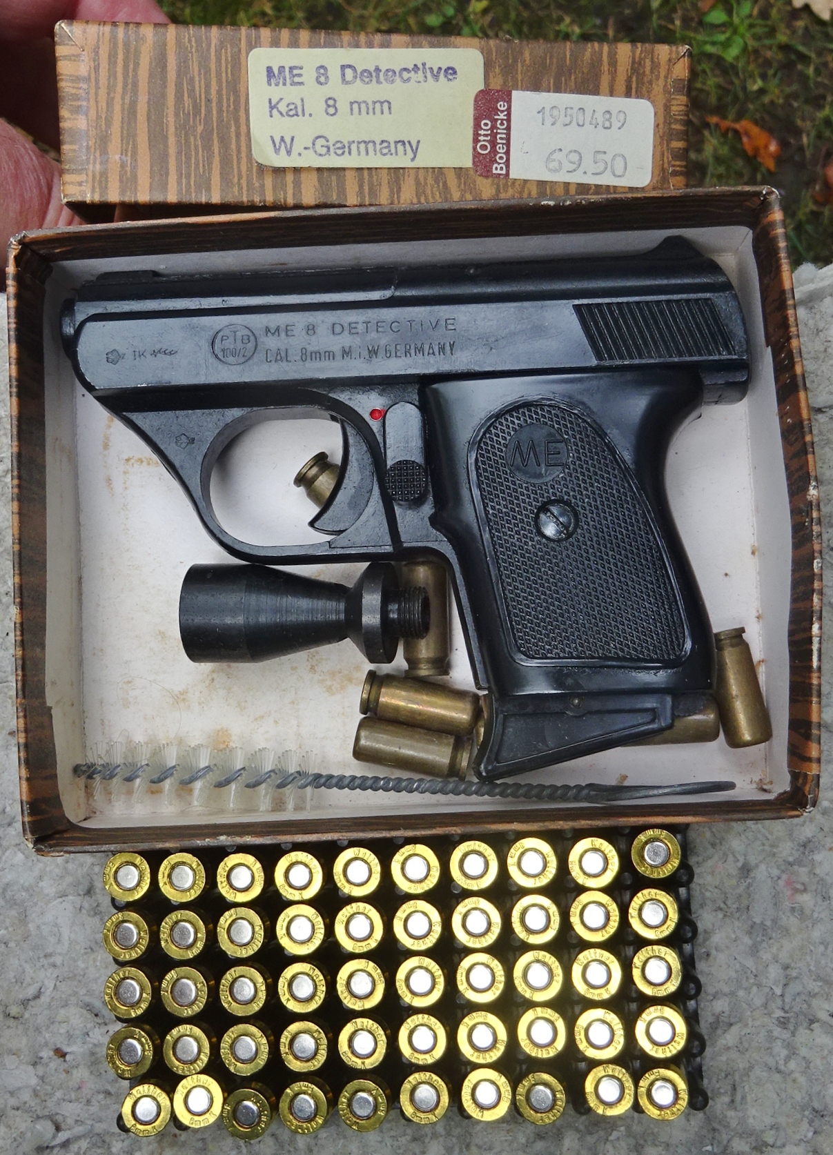 Pistole ME 8 Detective in 8 mm, Set – Bild 1