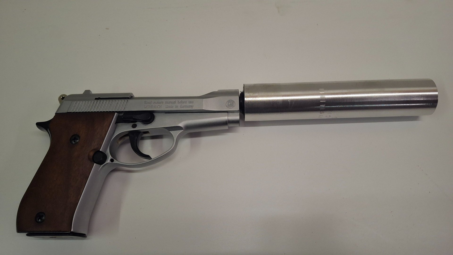 Weihrauch HW 94 mit Schalldämpfer & Ersatzmagazin – Bild 2