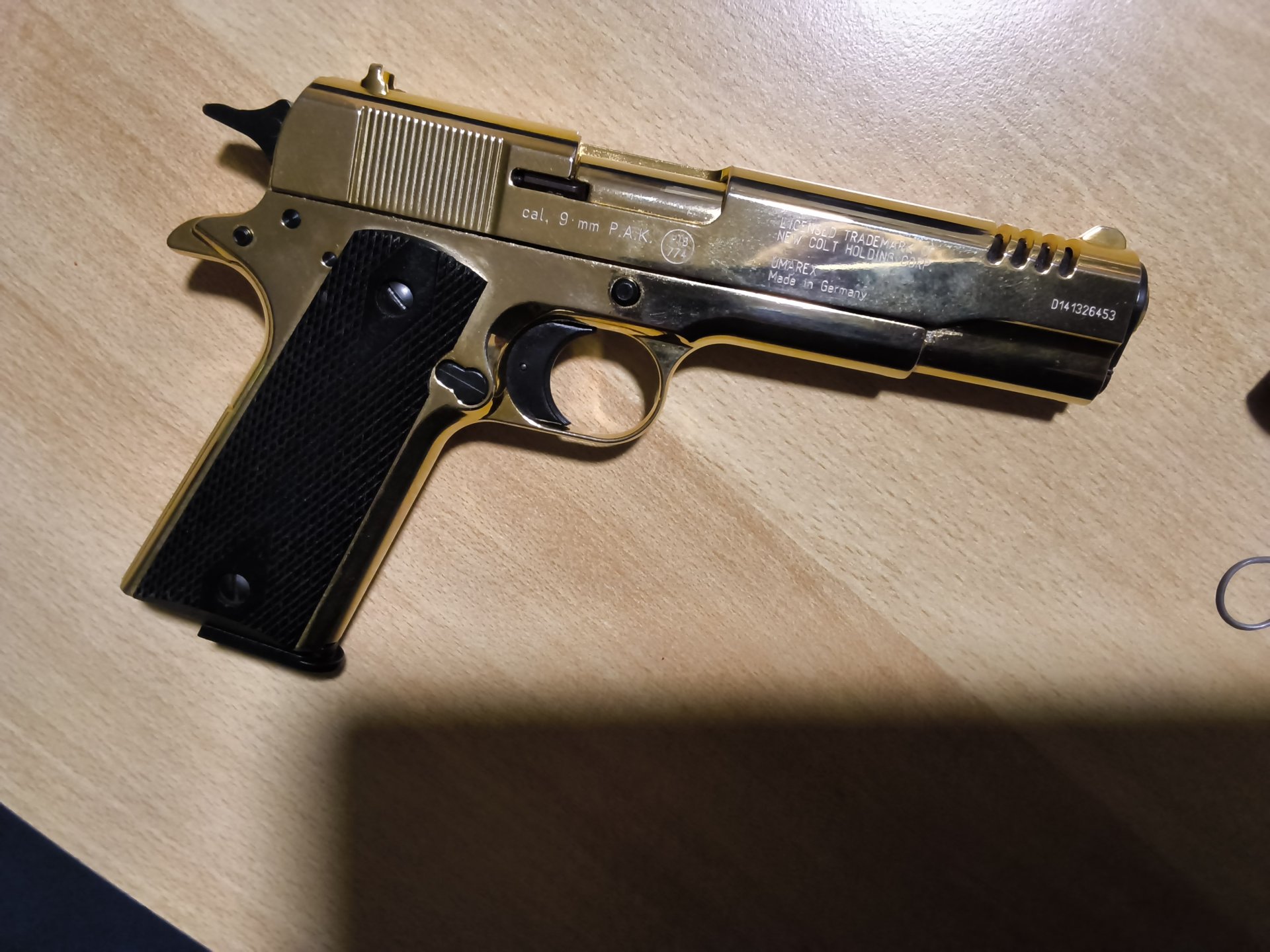 Colt Government 1911 A1 Gold Kal 9mm PAK – Bild 2