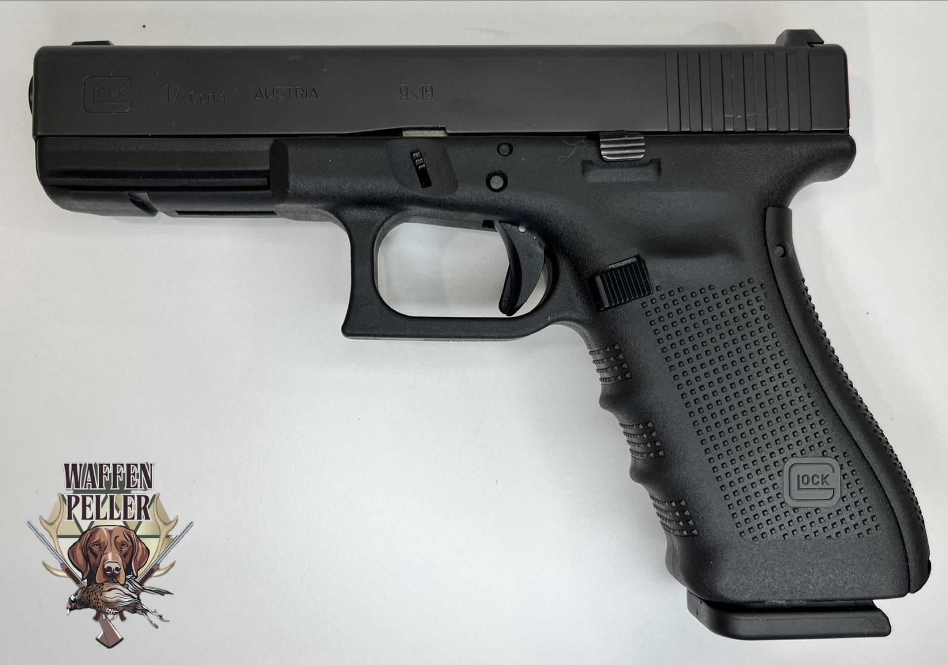 Glock 17 Gen 4 Kal. 9x19 mm – Top-Zustand | 4 Magazine | Nachleuchtende Stahlvisierung | Koffer & Z. – Bild 2