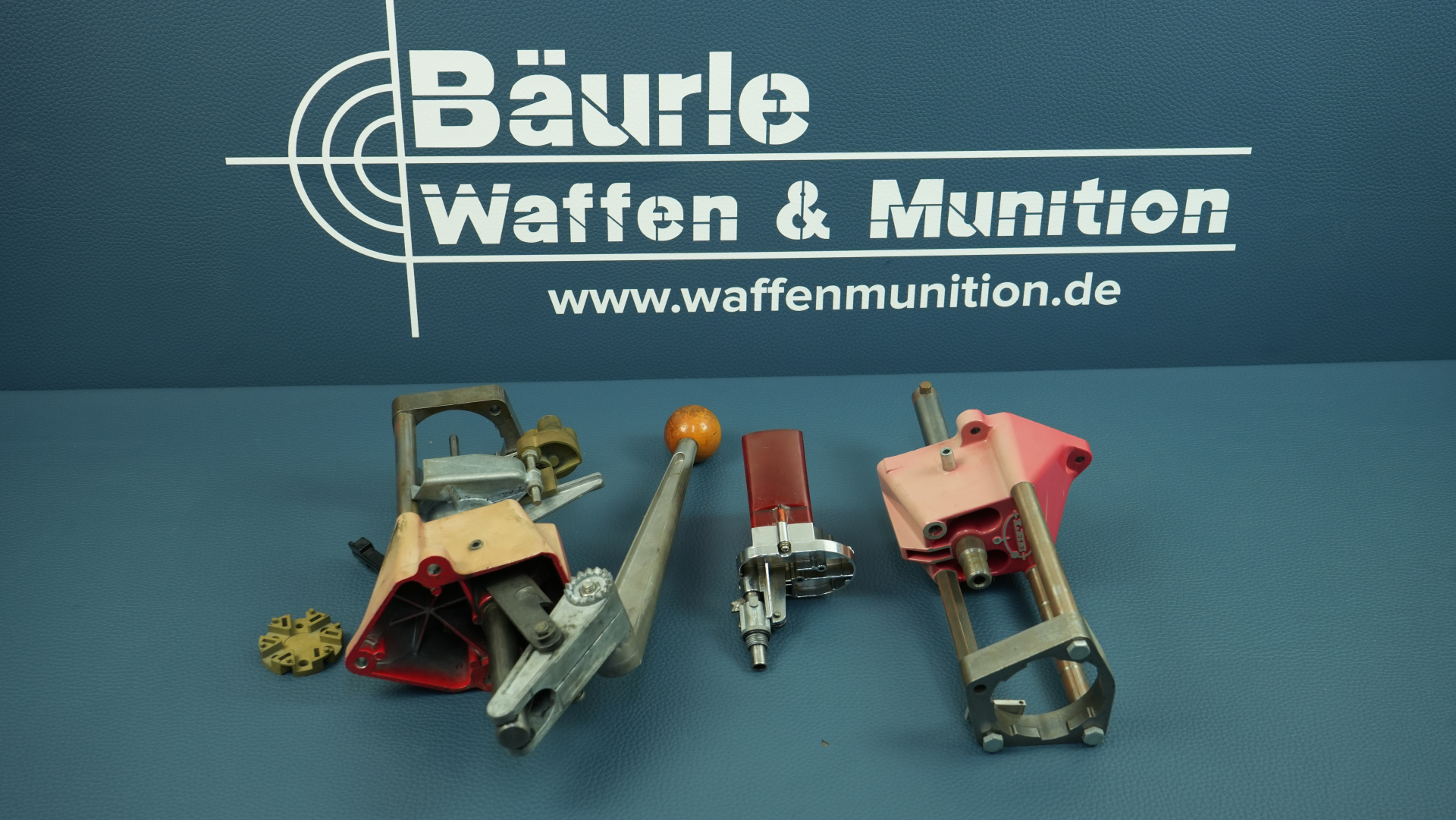 Lee 3-Stationen-Presse inkl. Pulverfüller & Ersatzteilpresse; Kein RCBS, Lyman – Bild 1