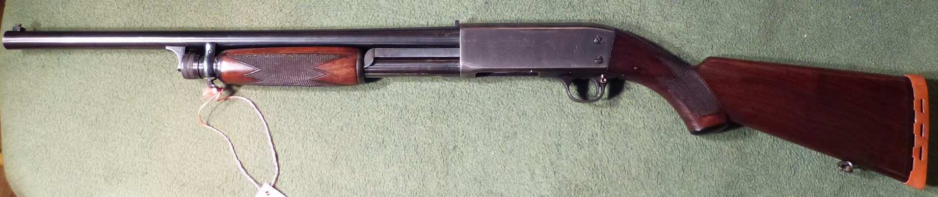 Nachsuche-Vorderschaftrepetierflinte aus den USA von Ithaka Kal. 12/70 Mod. 37 – Bild 2