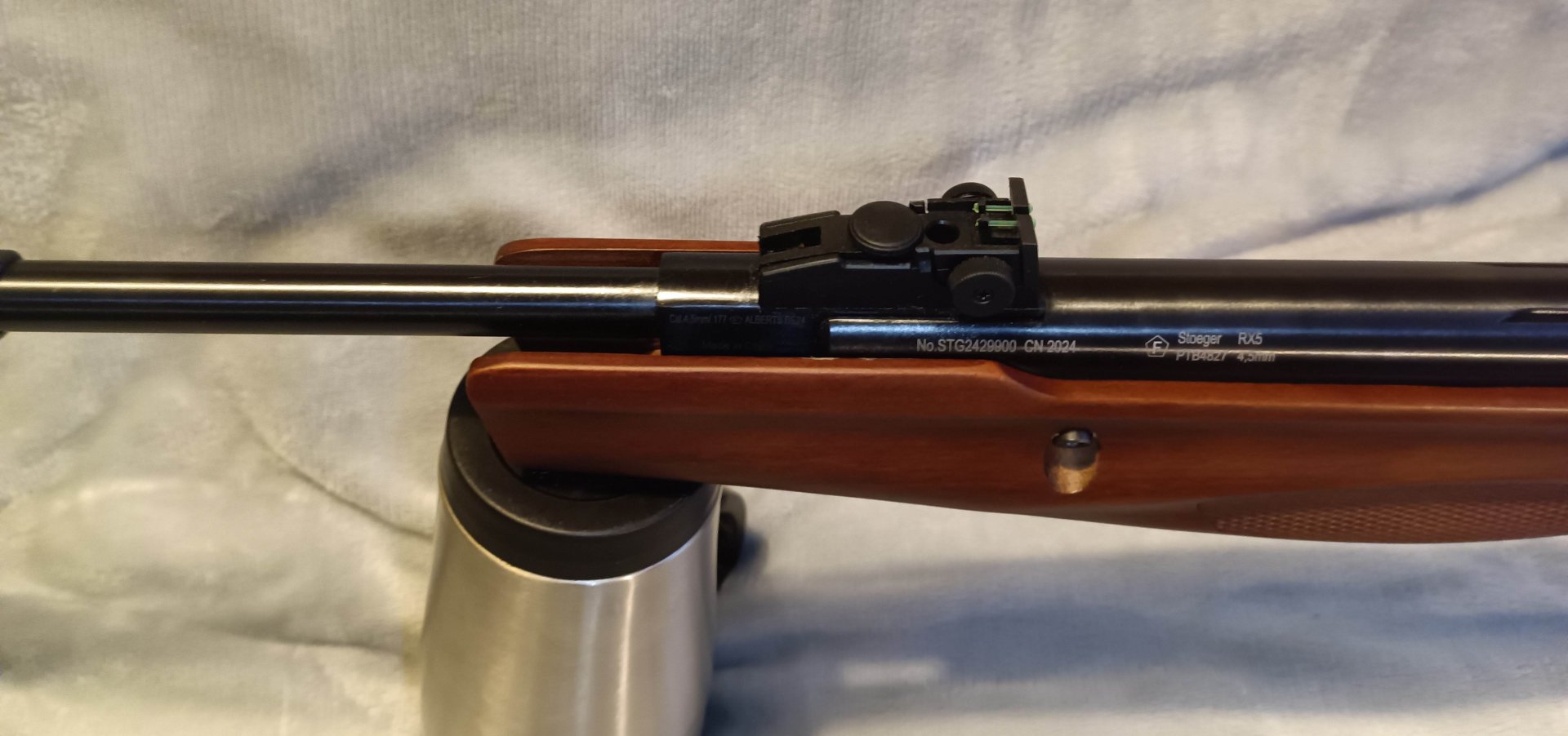 Kinicklauf Luftgewehr Stoegern RX 5 mit Holzschaft und Futteral – Bild 3