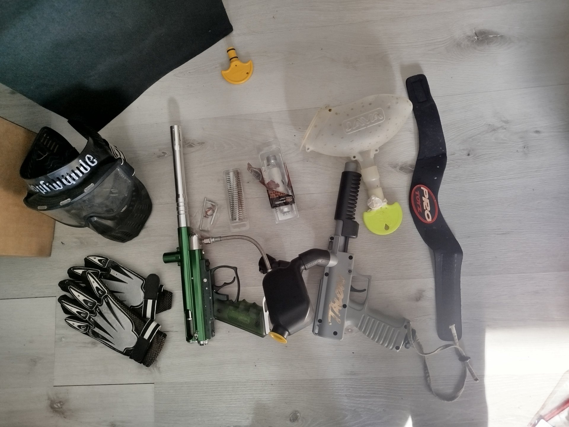 Paintball Spyder Victor und Talon mit Zubehör – Bild 1