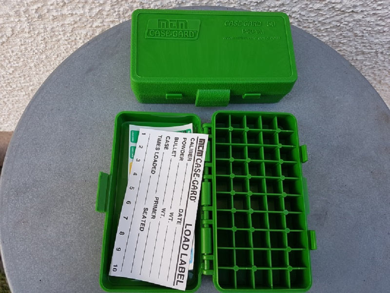 " Mit Scharnier"MTM CASE-GARD P-50er Patronenbox für 9 mm / .380 ACP/.32 S & W grün – Bild 1