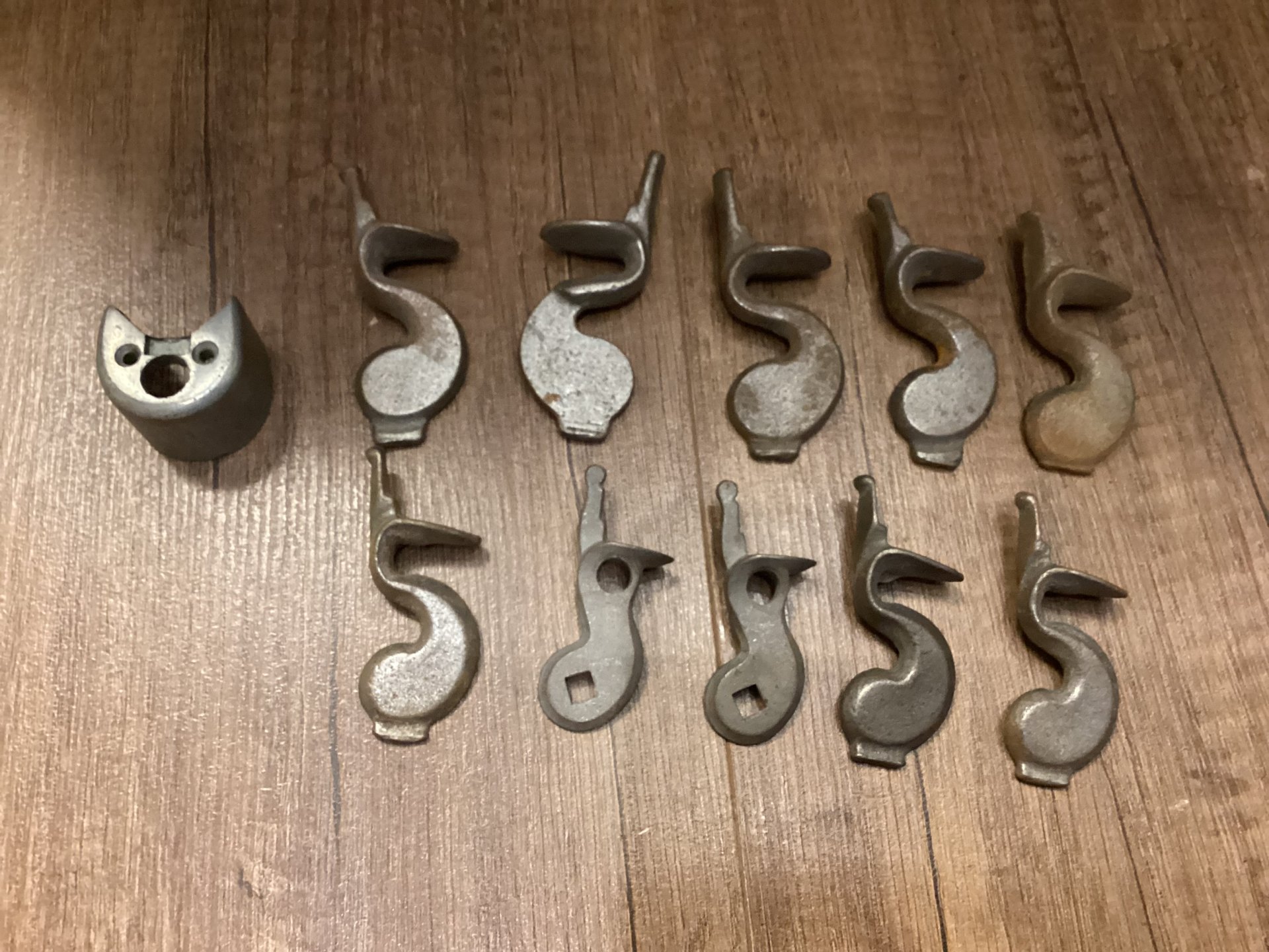 Rohteile/Ersatzteile Steinschloss Gusseisen Teile aus Nachlass Jacobi Iserlohn – Bild 1