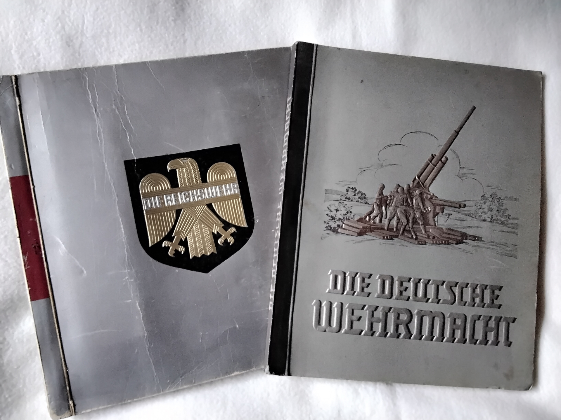 Alben "Die Wehrmacht "und"Die Reichswehr" – Bild 1