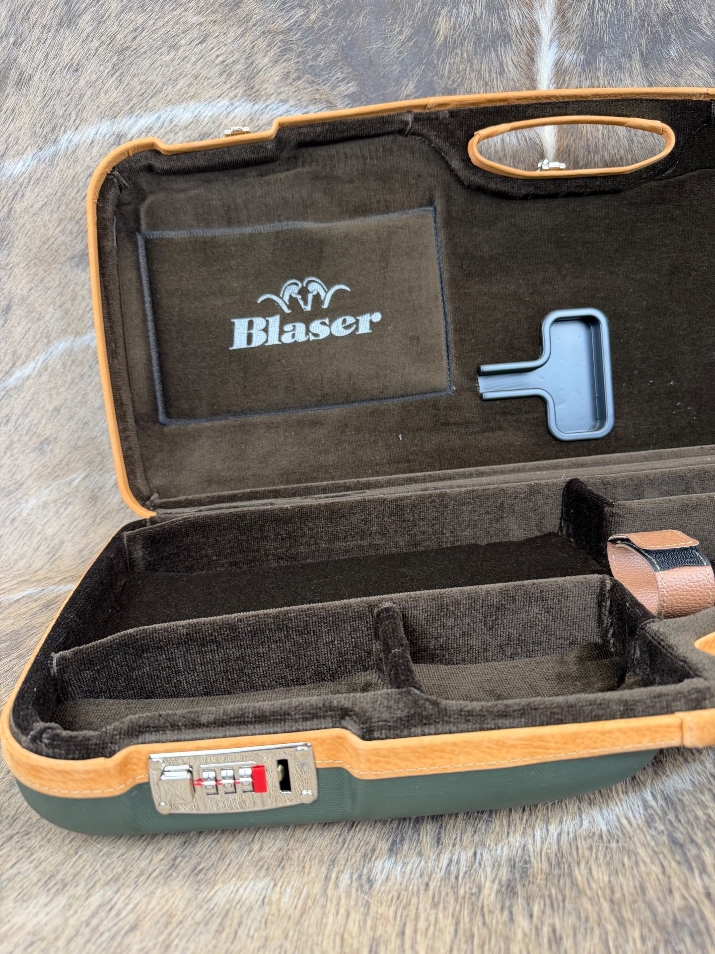 Blaser Koffer Grün/Leder Beige für Blaser R8 / R93, einen WL von WAFFEN FLÜHR ANSBACH – Bild 5
