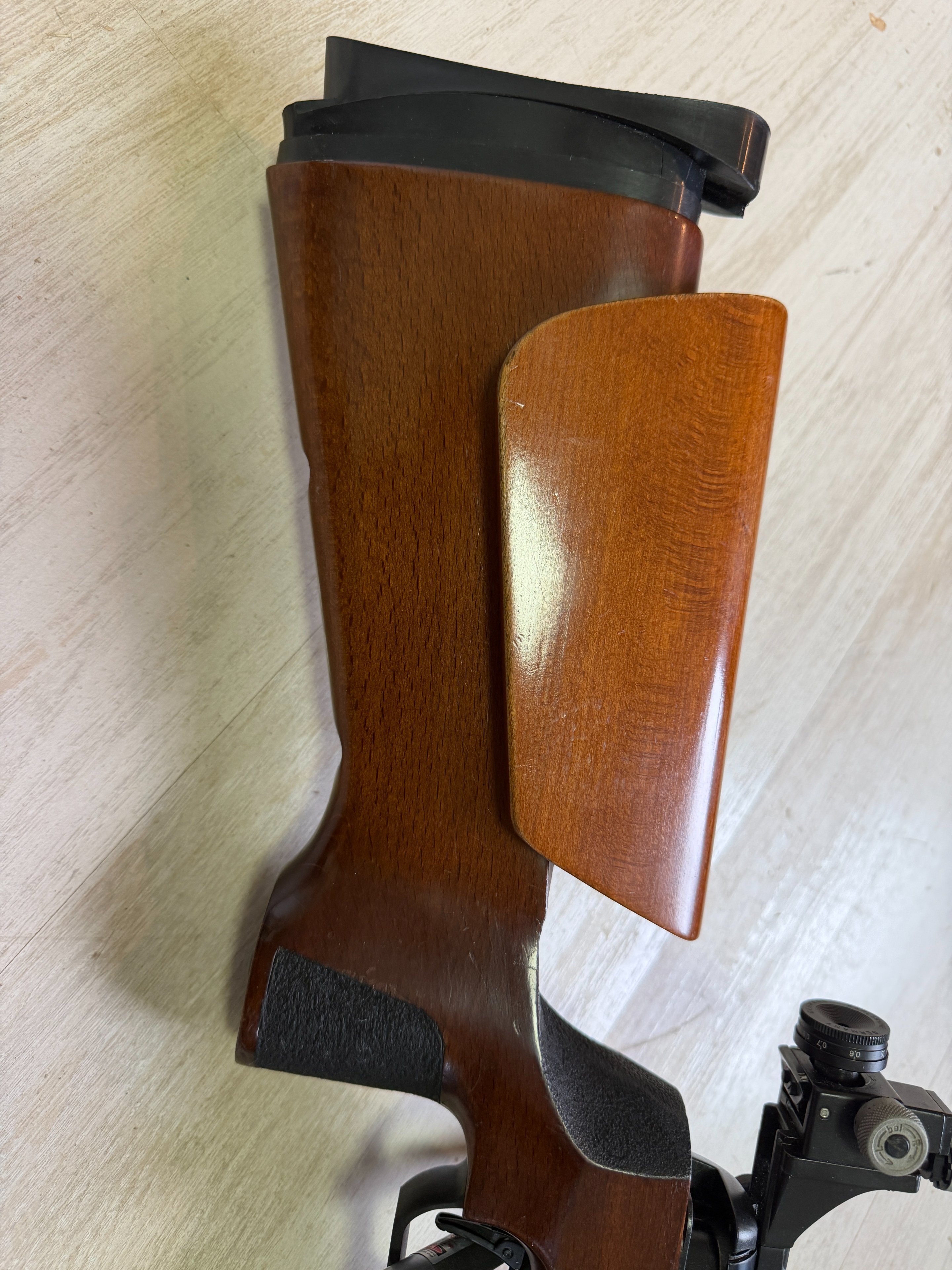 Anschütz LG Match 380 – Linksanschlag mit Originaldiopter – Bild 5