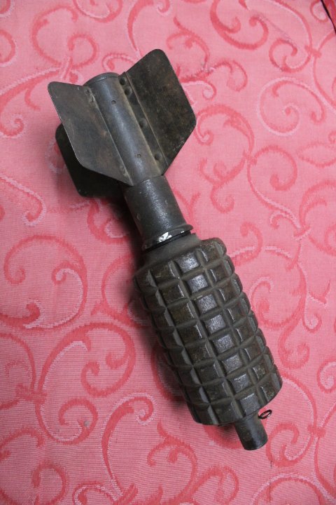 Granatenwerfer Mod.16. "Prister Werfer" Deko Granate. Kein Bodenfund. Mit der Originalfarbe – Bild 1