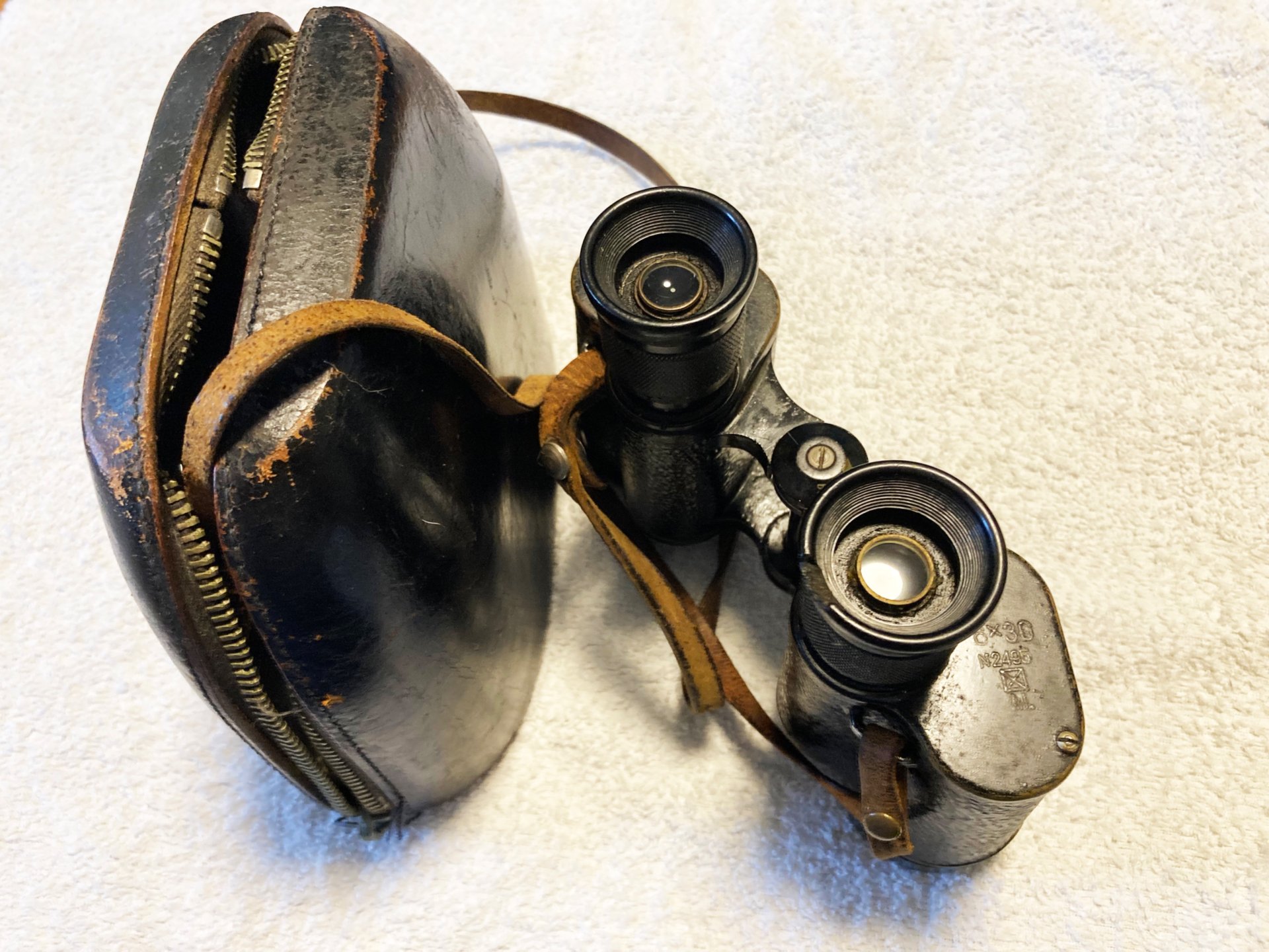 Fernglas Wehrmacht 8 x 30 mit Futteral – Bild 3