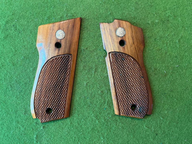 HOLZGRIFFSCHALEN ORIGINAL S&W FÜR 39/59 EVTL. NACHBAUTEN – Bild 1