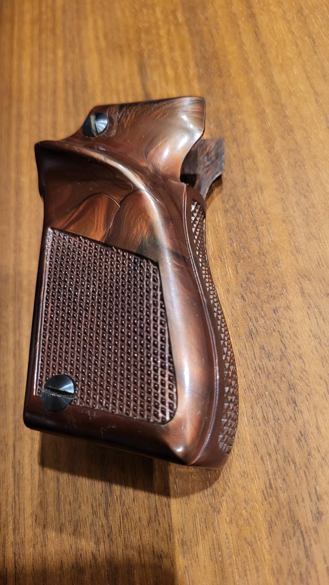 Griffschalen für Unique Mod. D.6 Kal. 22 – Bild 1